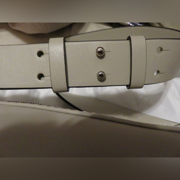 Michael Kors White Grand Medium Leather Shoulder Bag Cement NWT + Dust Bag - Picture 7 of 16